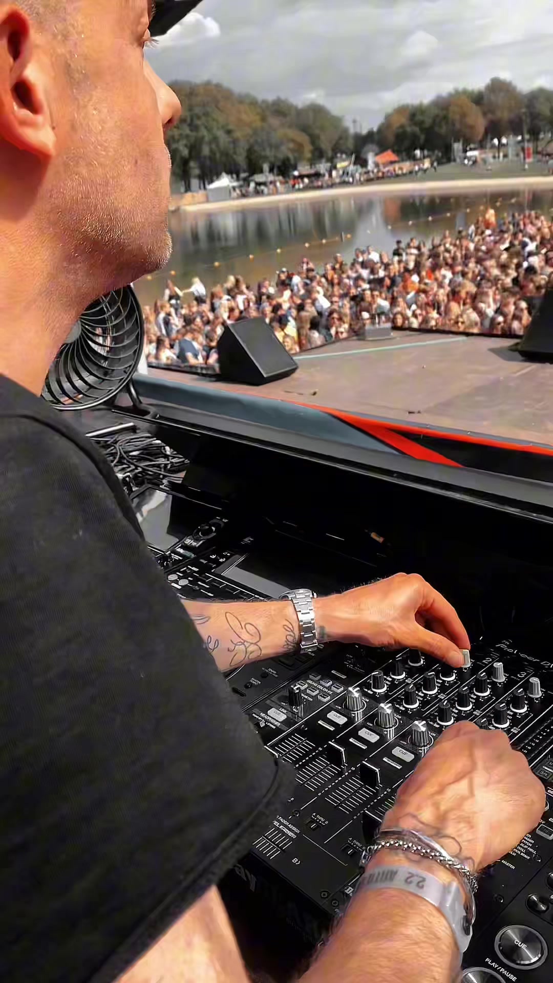 @DJ BILLY THE KIT