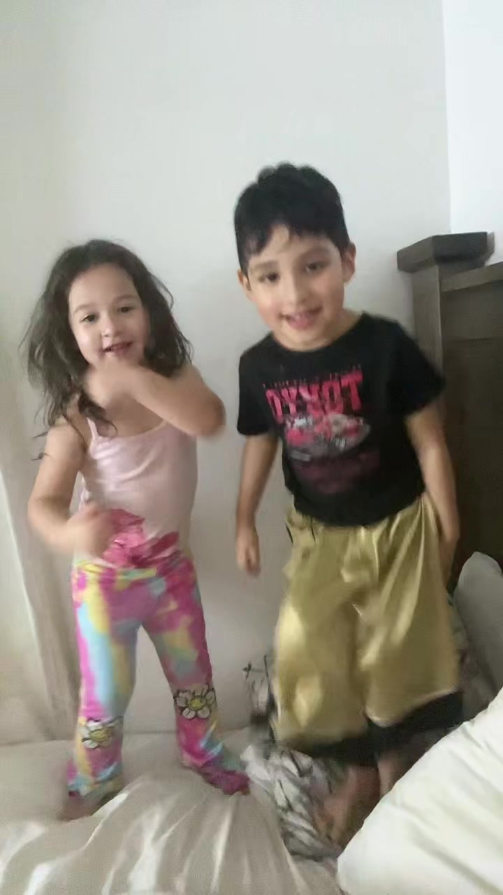 @gomez.gordi