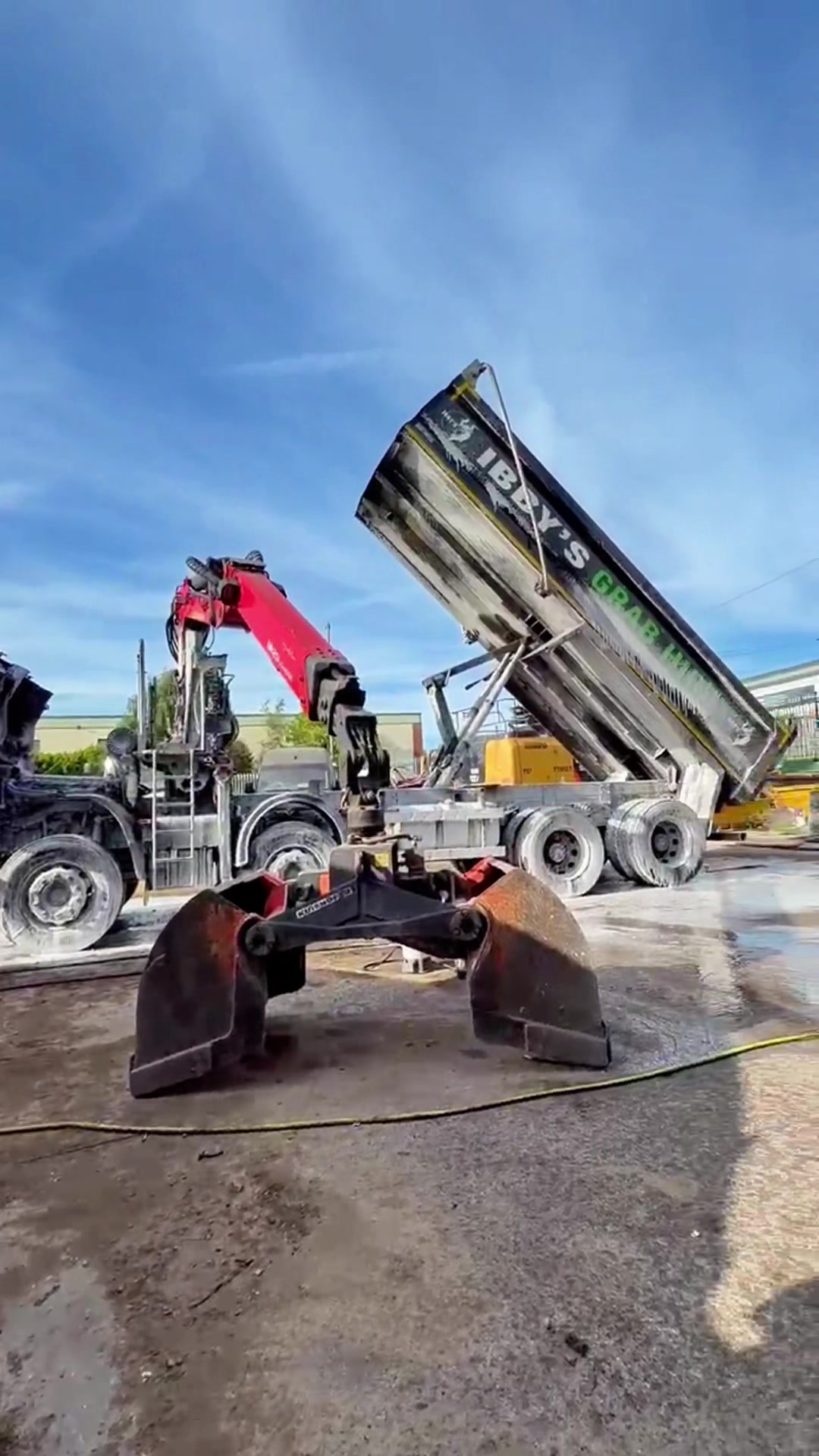 @SK GRAB TIPPER HIRE HARDCORE