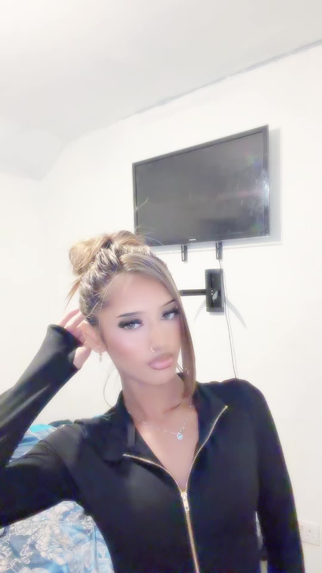 @&bull;𝐀🫨