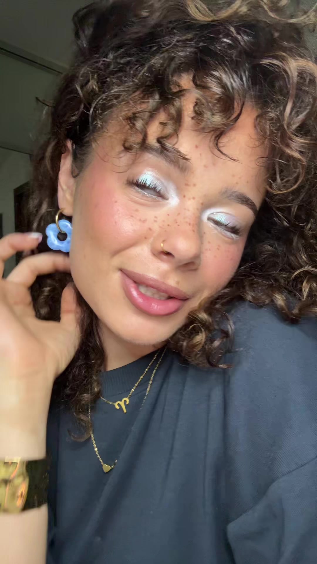@CURLYBROWNIE• hair, GRWM •