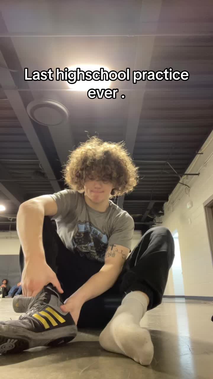 @Curlyheadwrestler