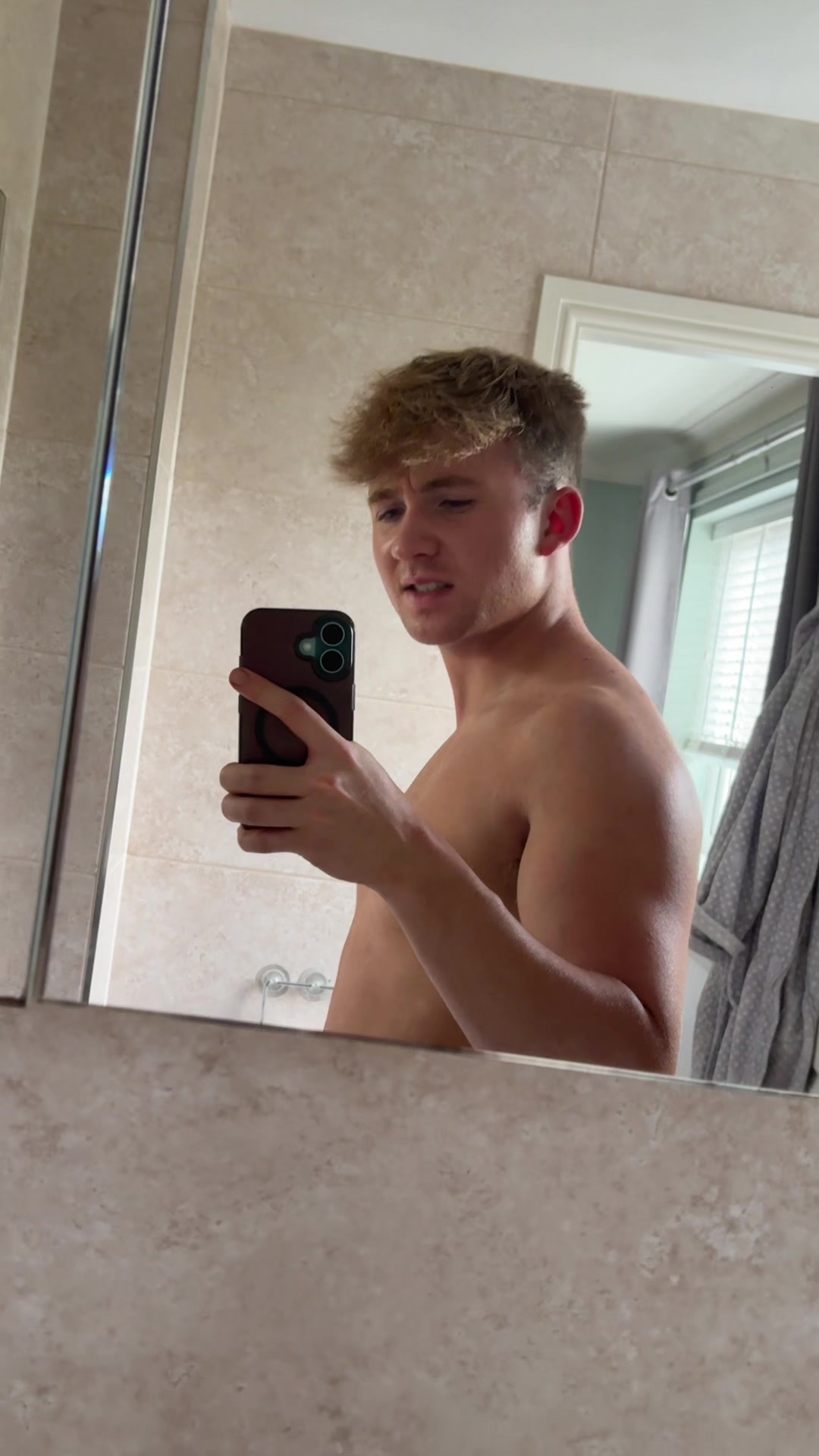 @itzisaacjames