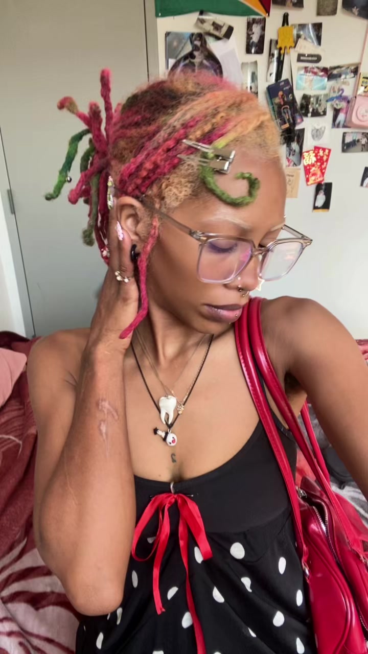 @weirdbug.grrl 🪲⋆｡˚꩜