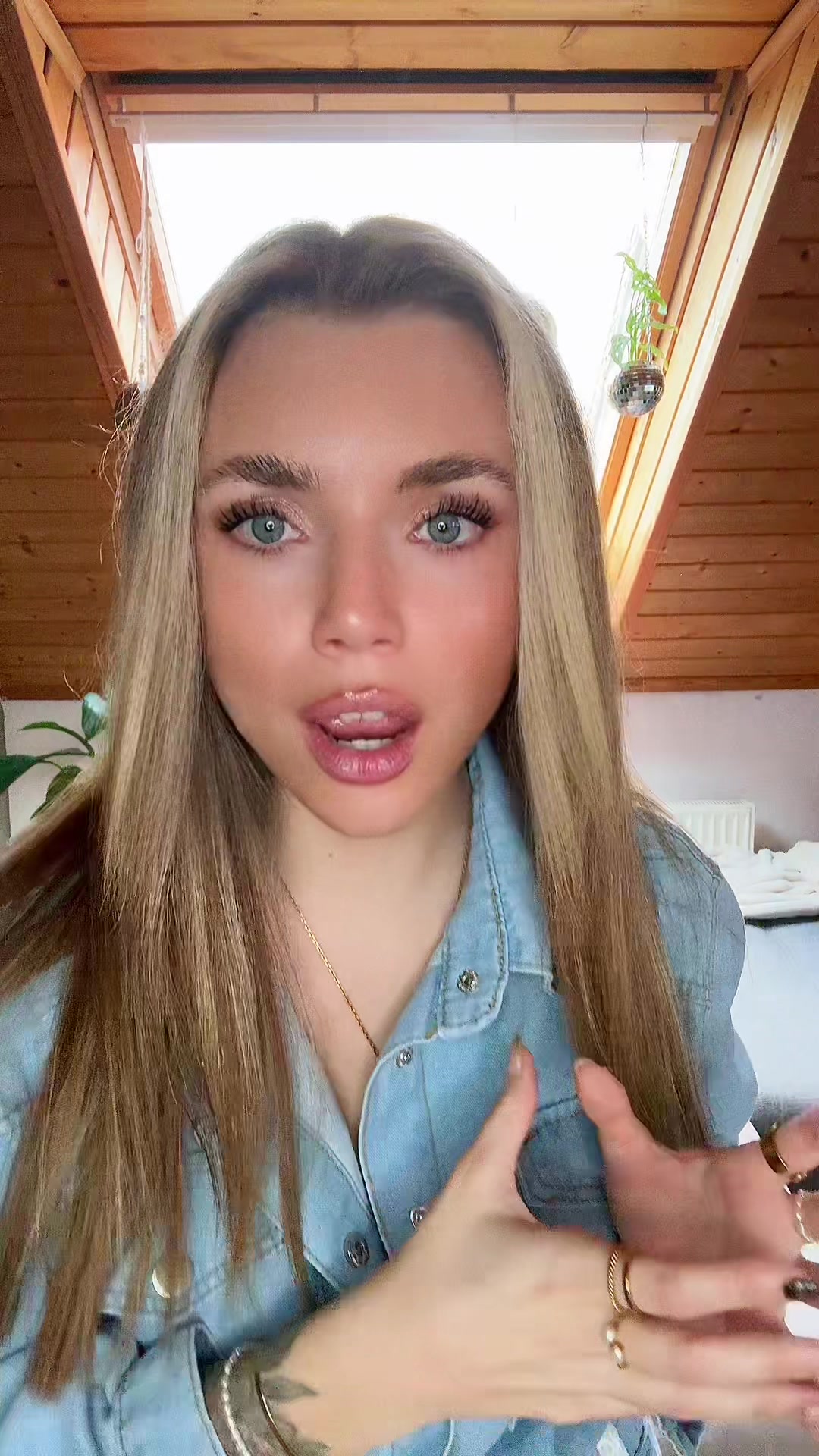 @𝐕𝐀𝐍𝐄𝐒𝐒𝐀