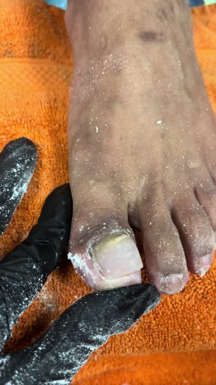 @nailartistnayy_