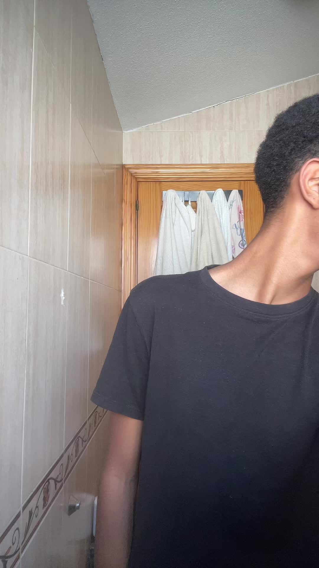 @izan.cm
