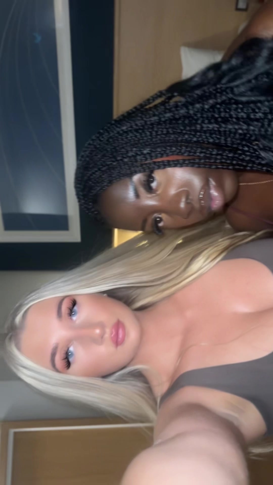 @Ellie x