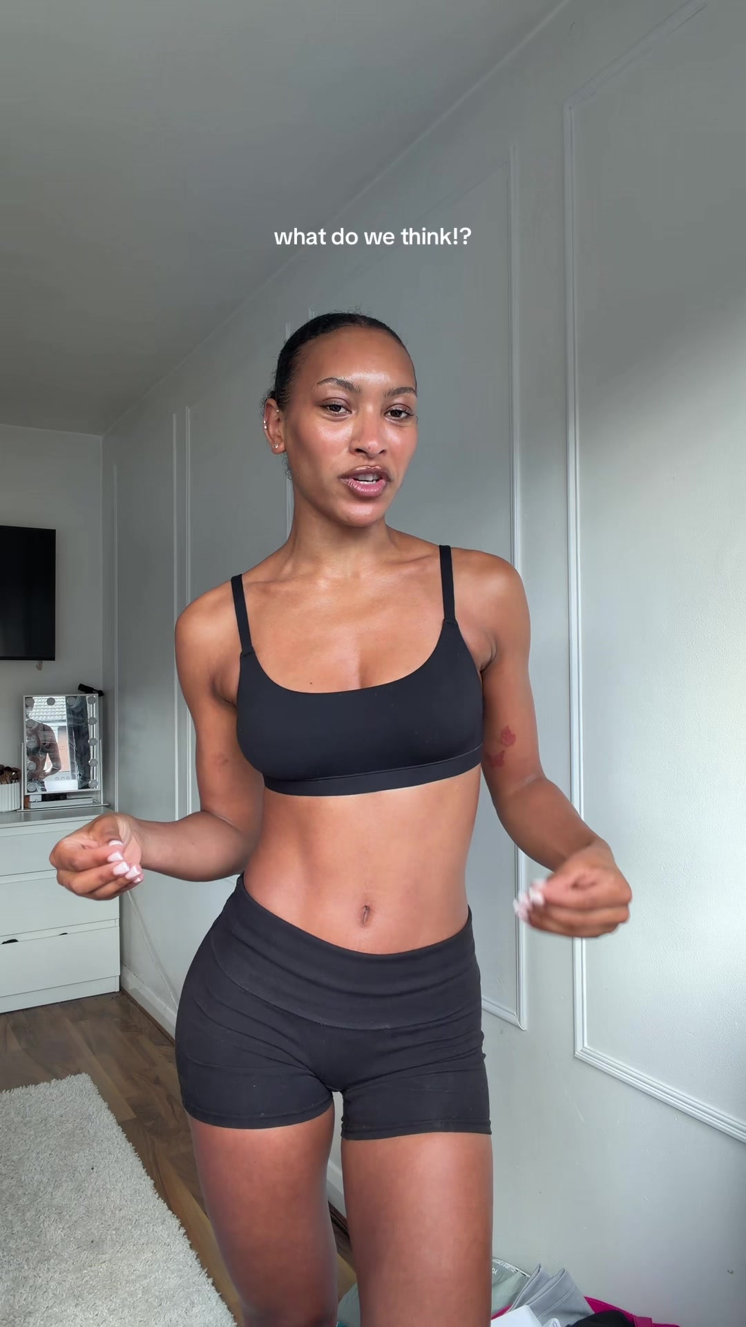 @Nia