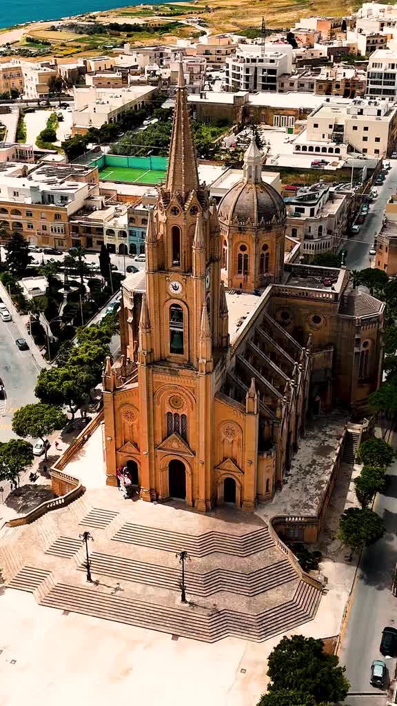 @VisitGozo