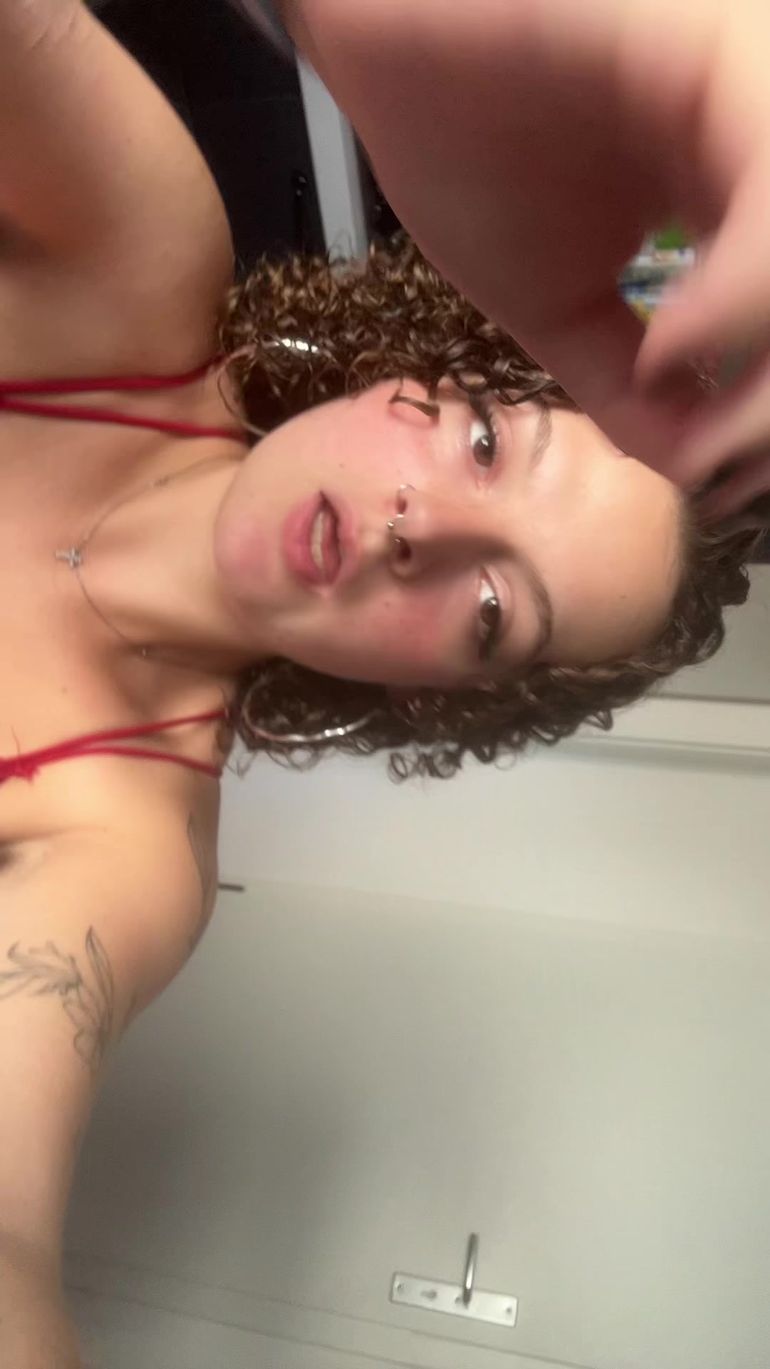 @v i v i ⚢