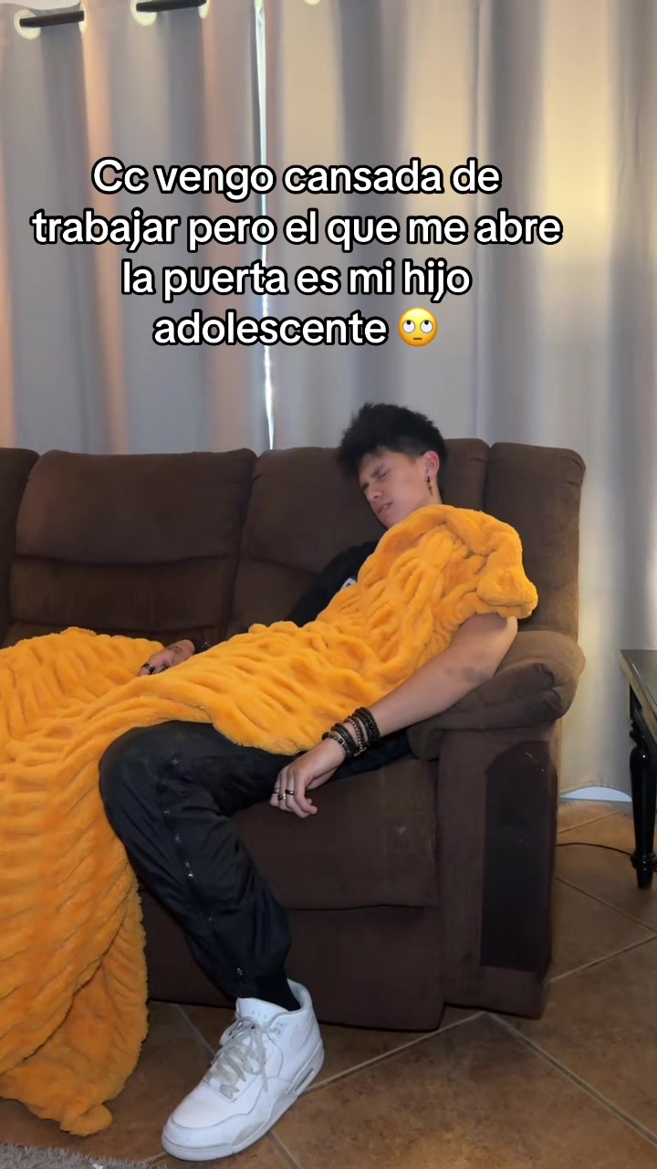 @Mama Latina Moderna
