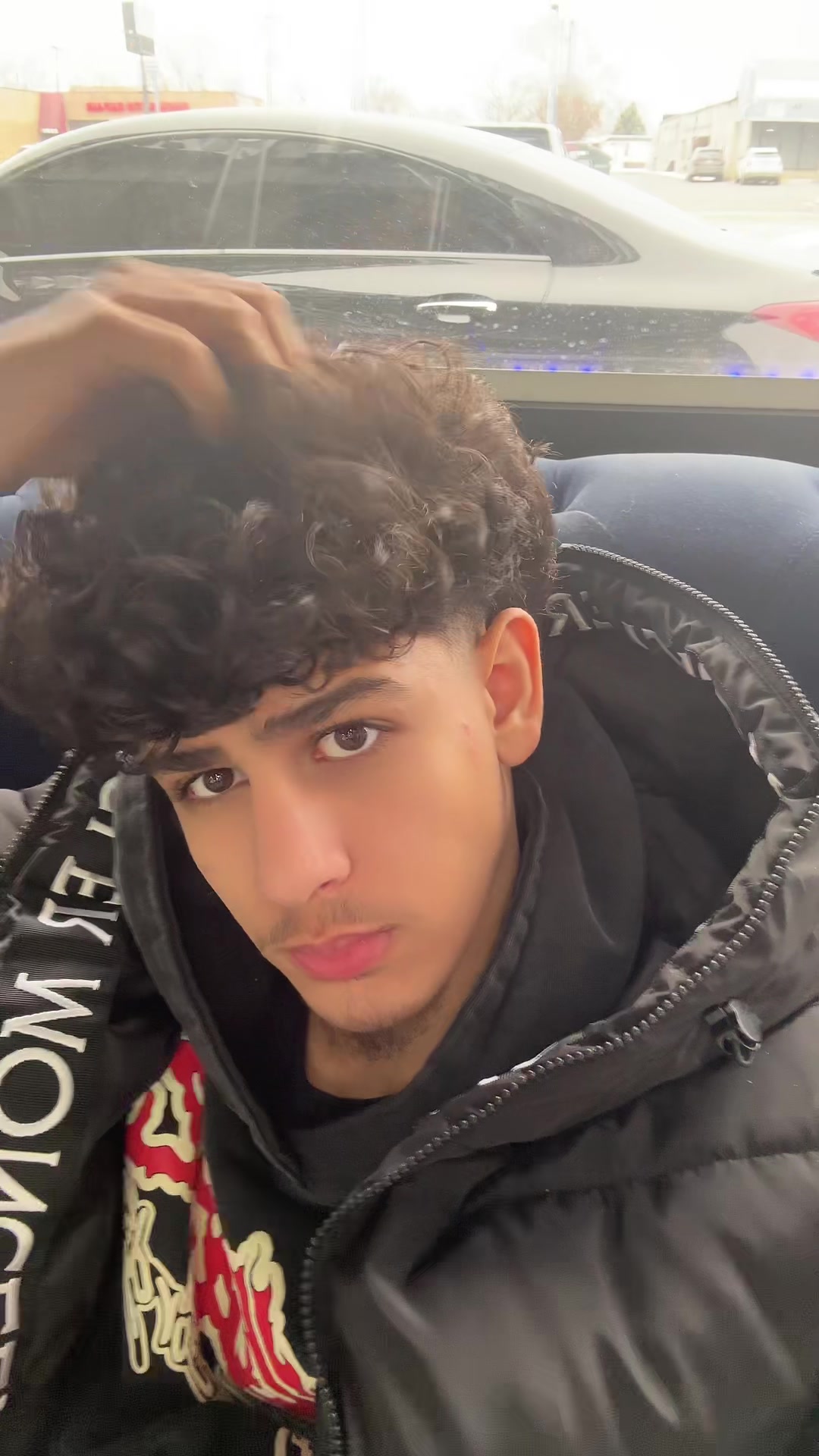 @علي