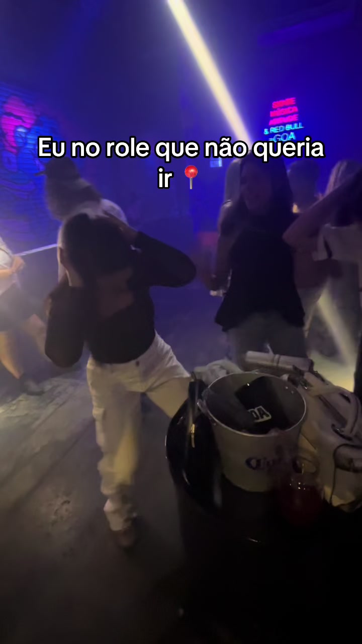 @juliapaes