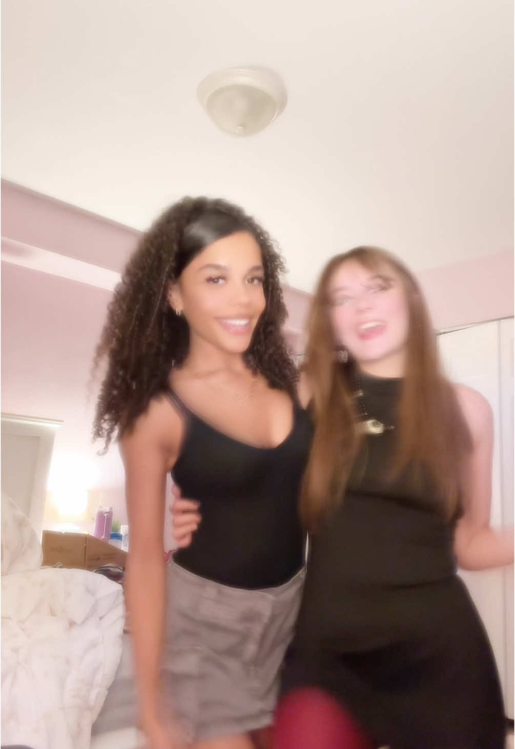 @bella