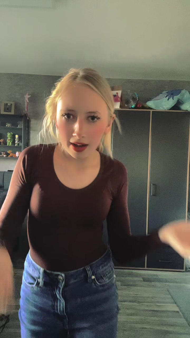 @Hexe Lilly Fee