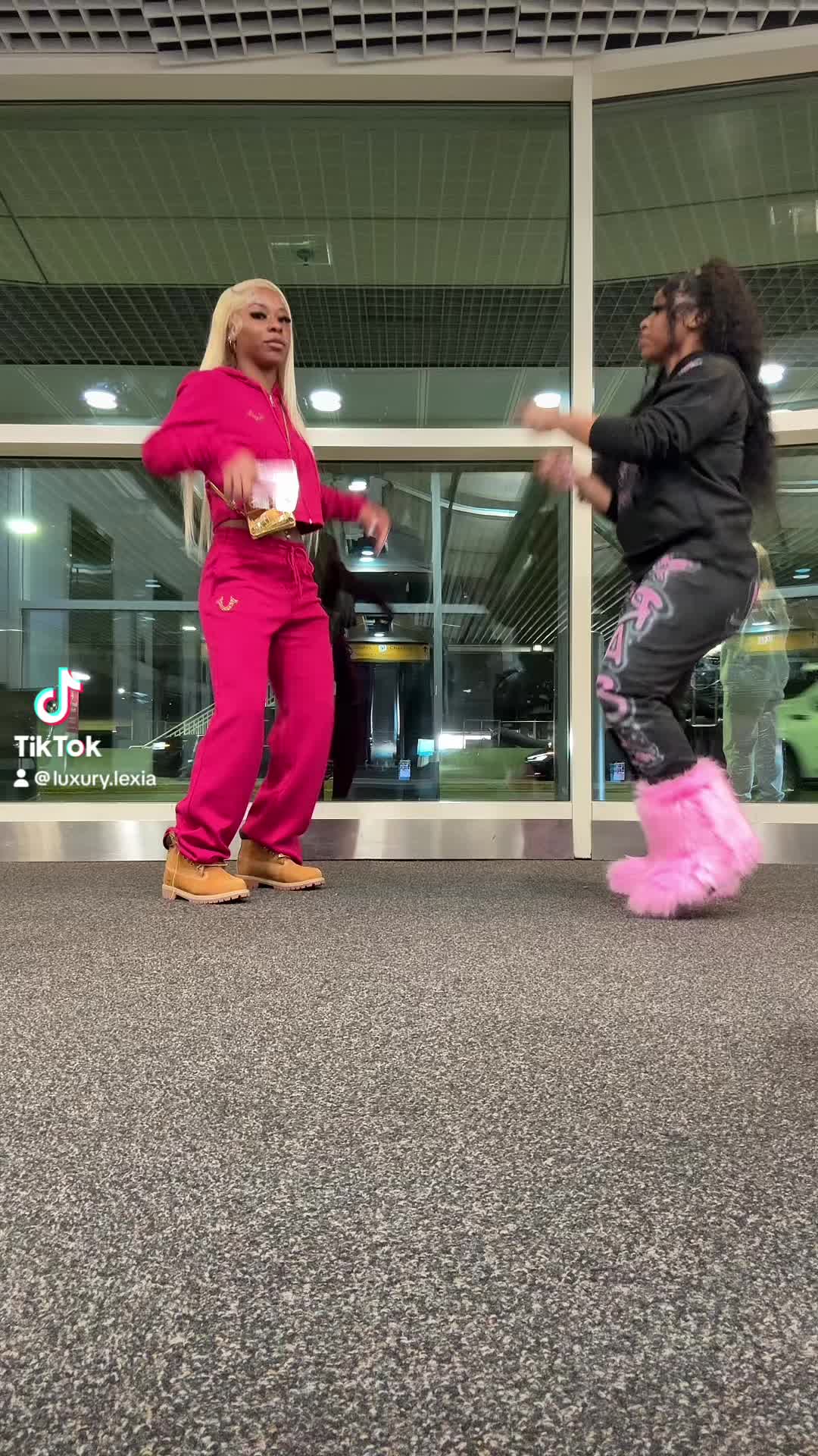 @itz.theresaa