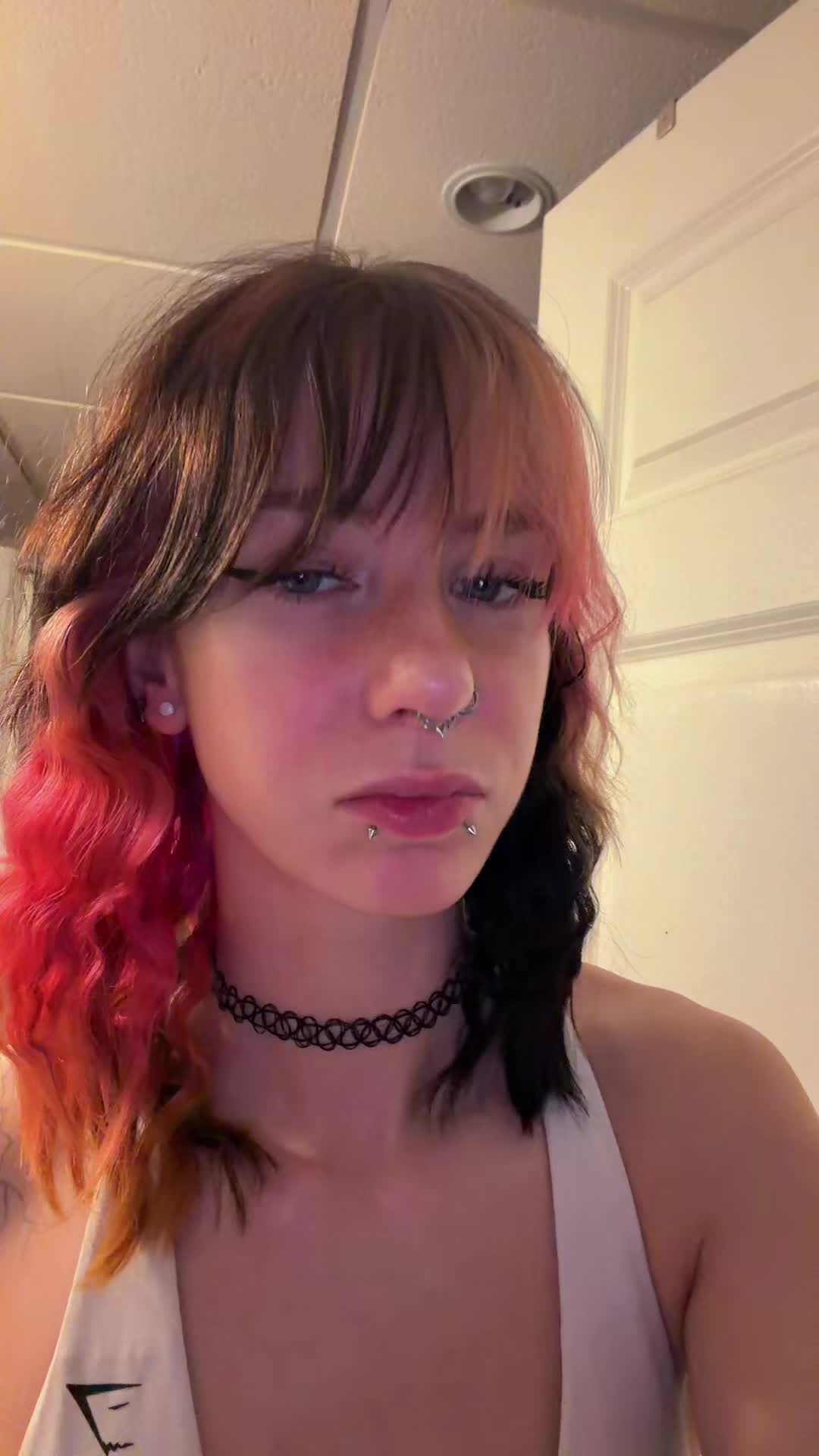 @𝔰𝔞𝔯𝔞𝔥𝔩𝔶𝔫𝔫