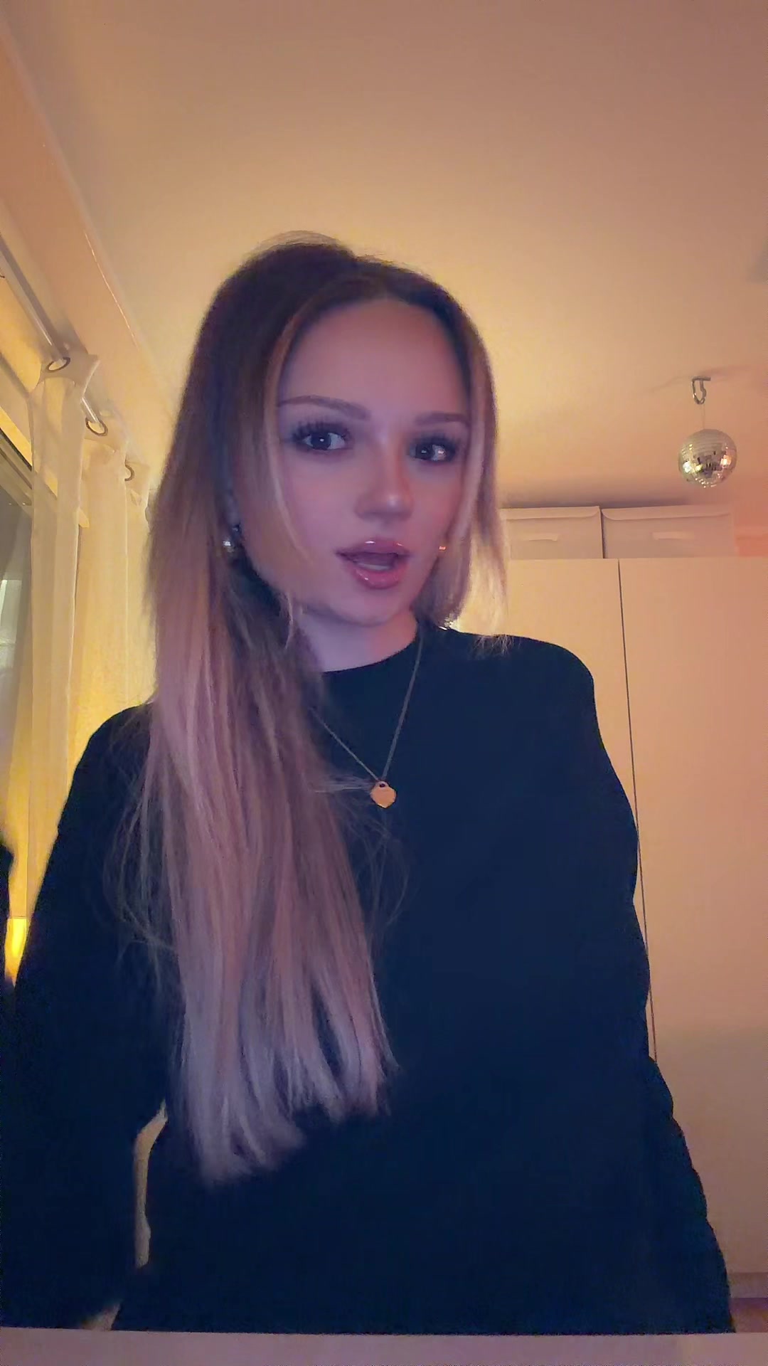 @isabella