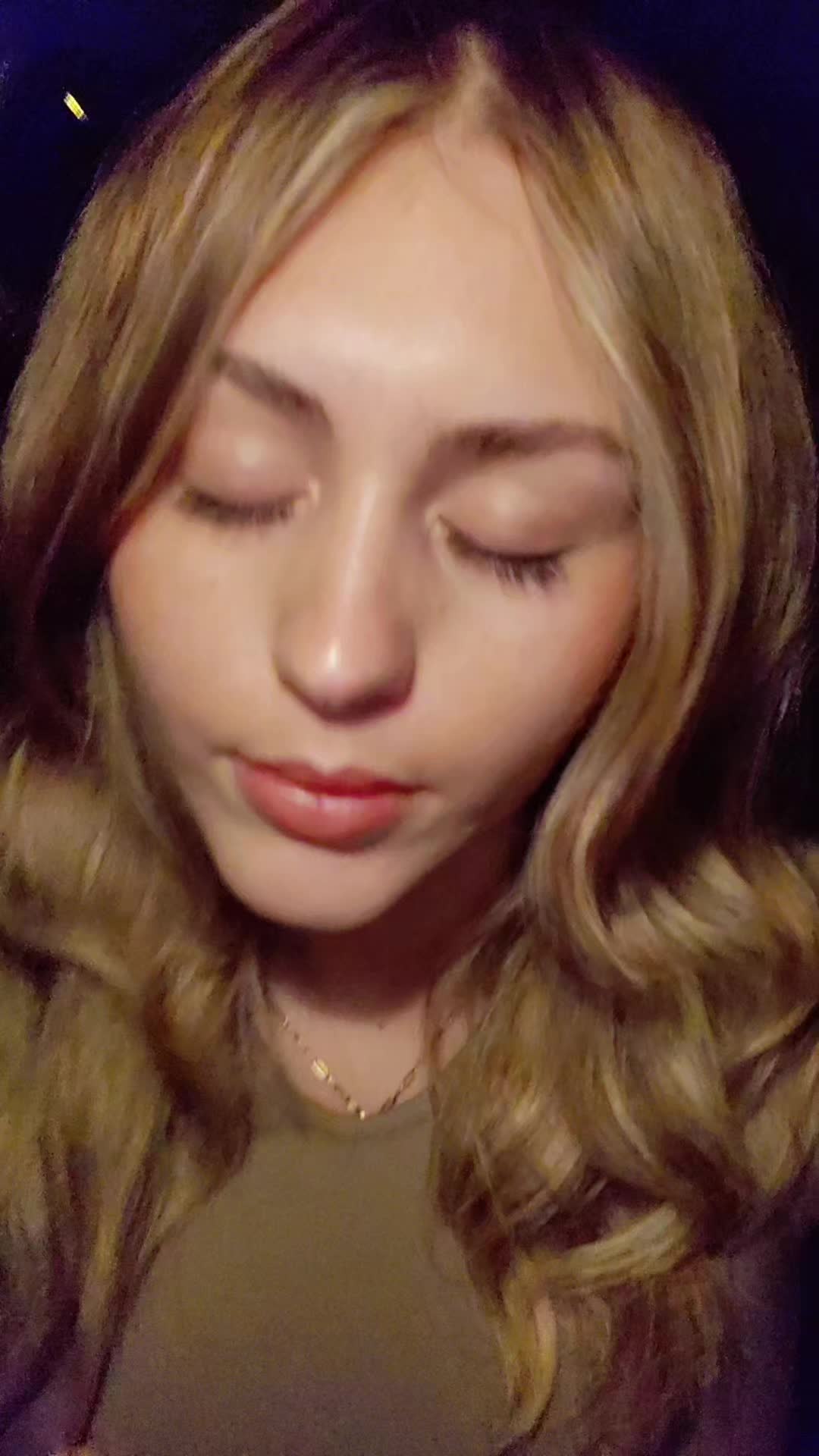 @Marisa 🥂