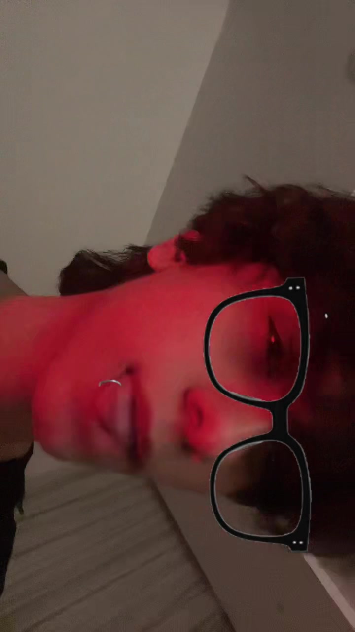 @heliaa10