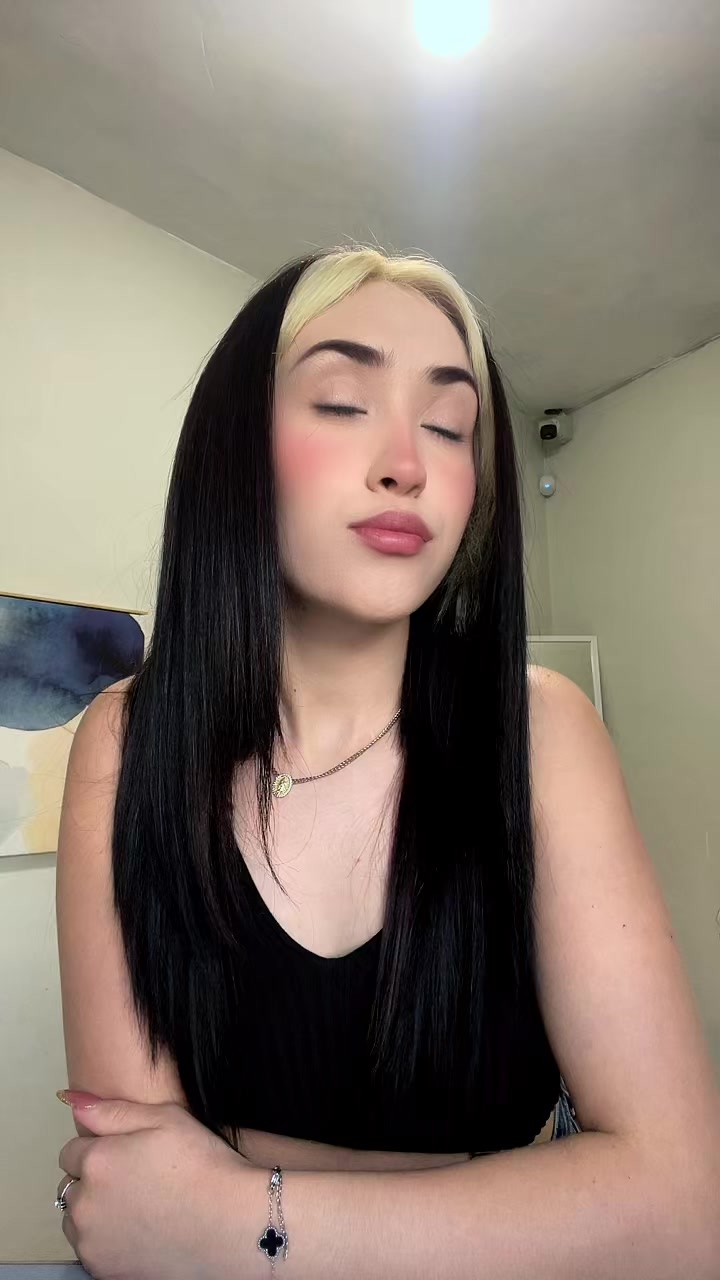 @Roxana De La Rosa Nu