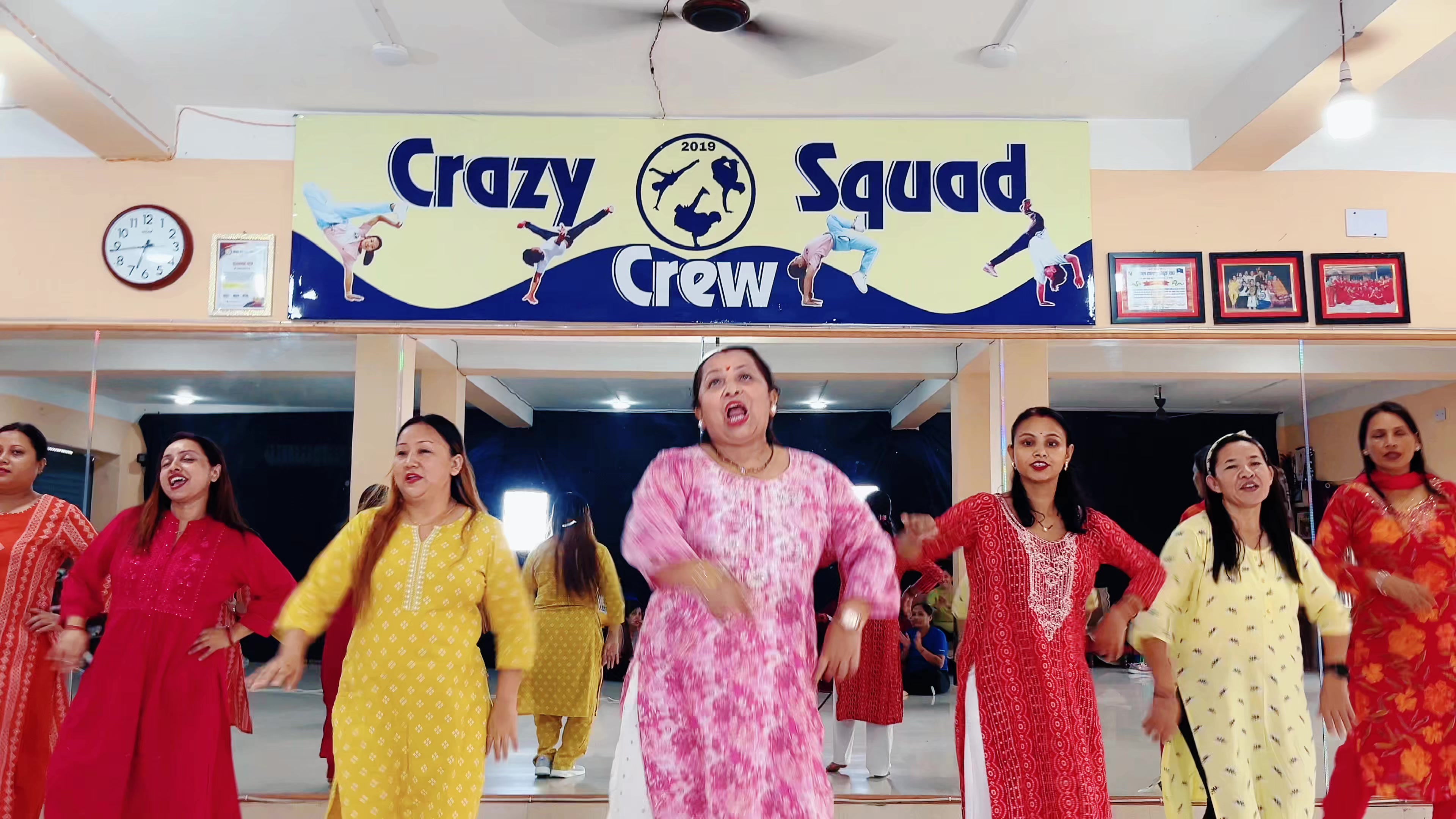 @Crazy Squad Crew