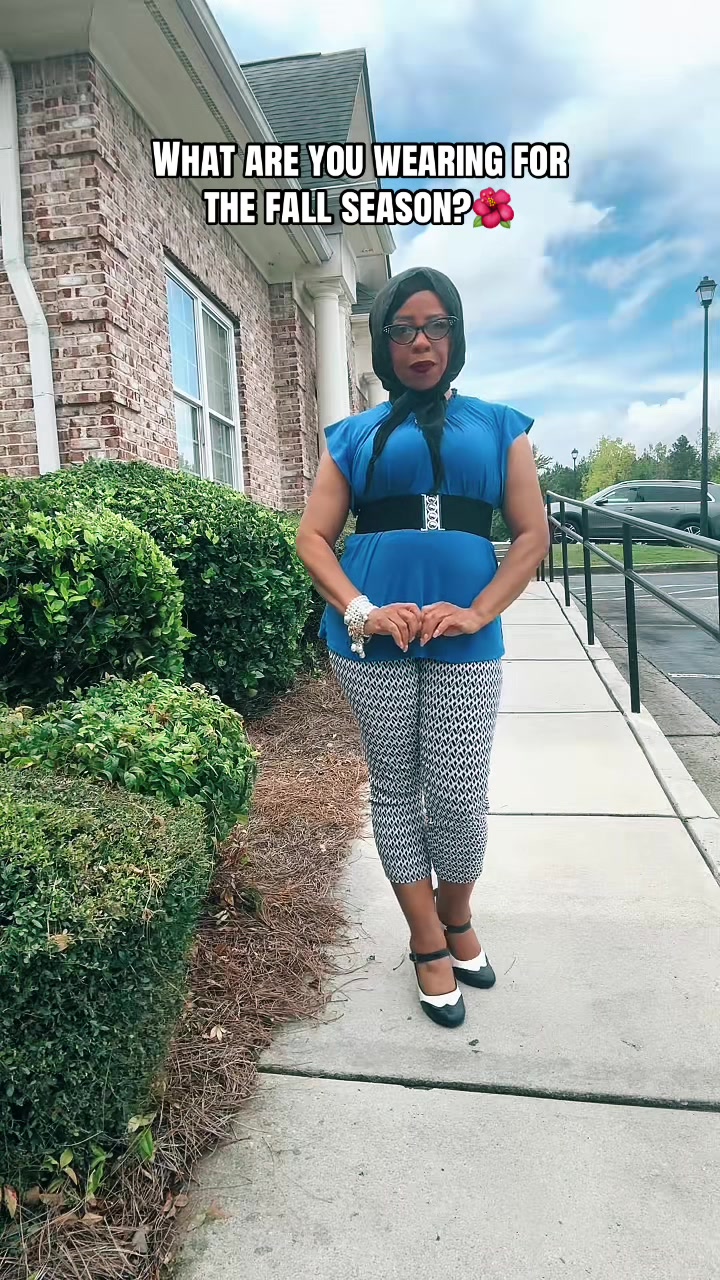 @TheVintageBelle
