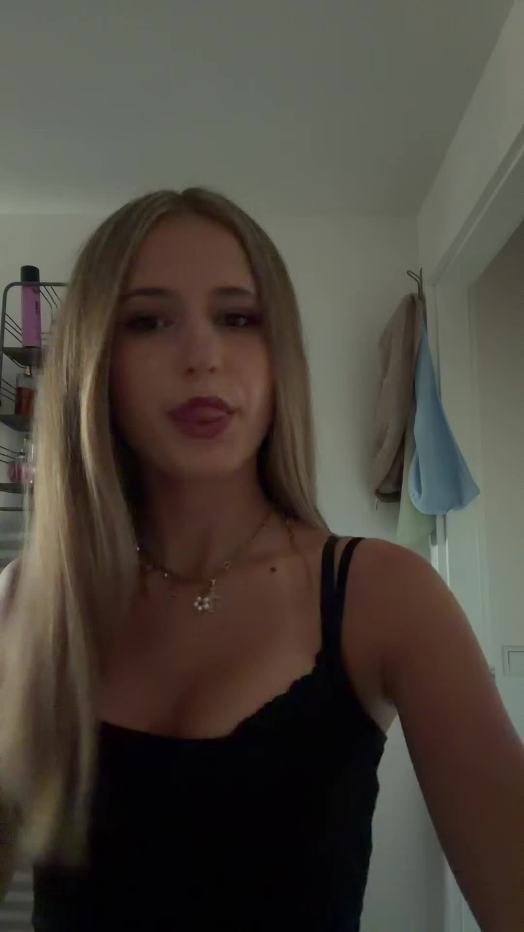 @juliaa