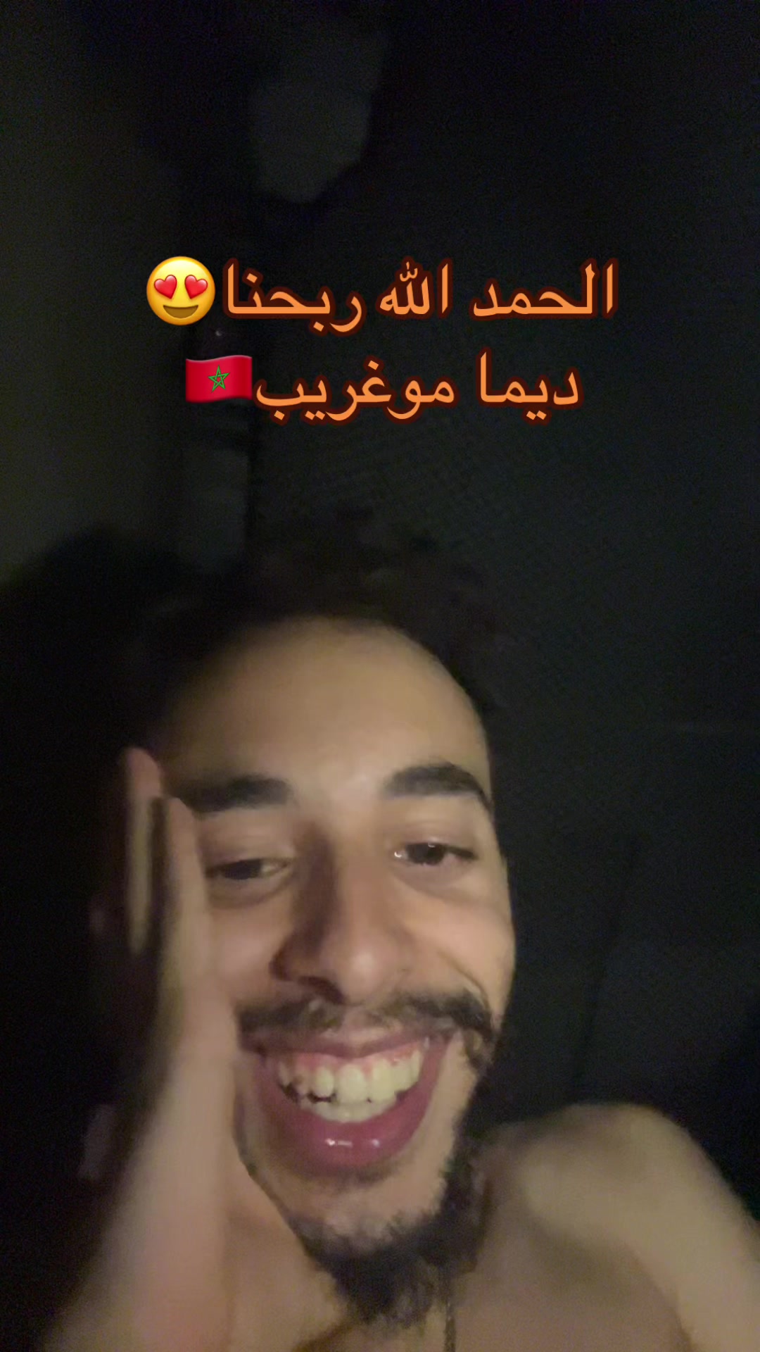 @•