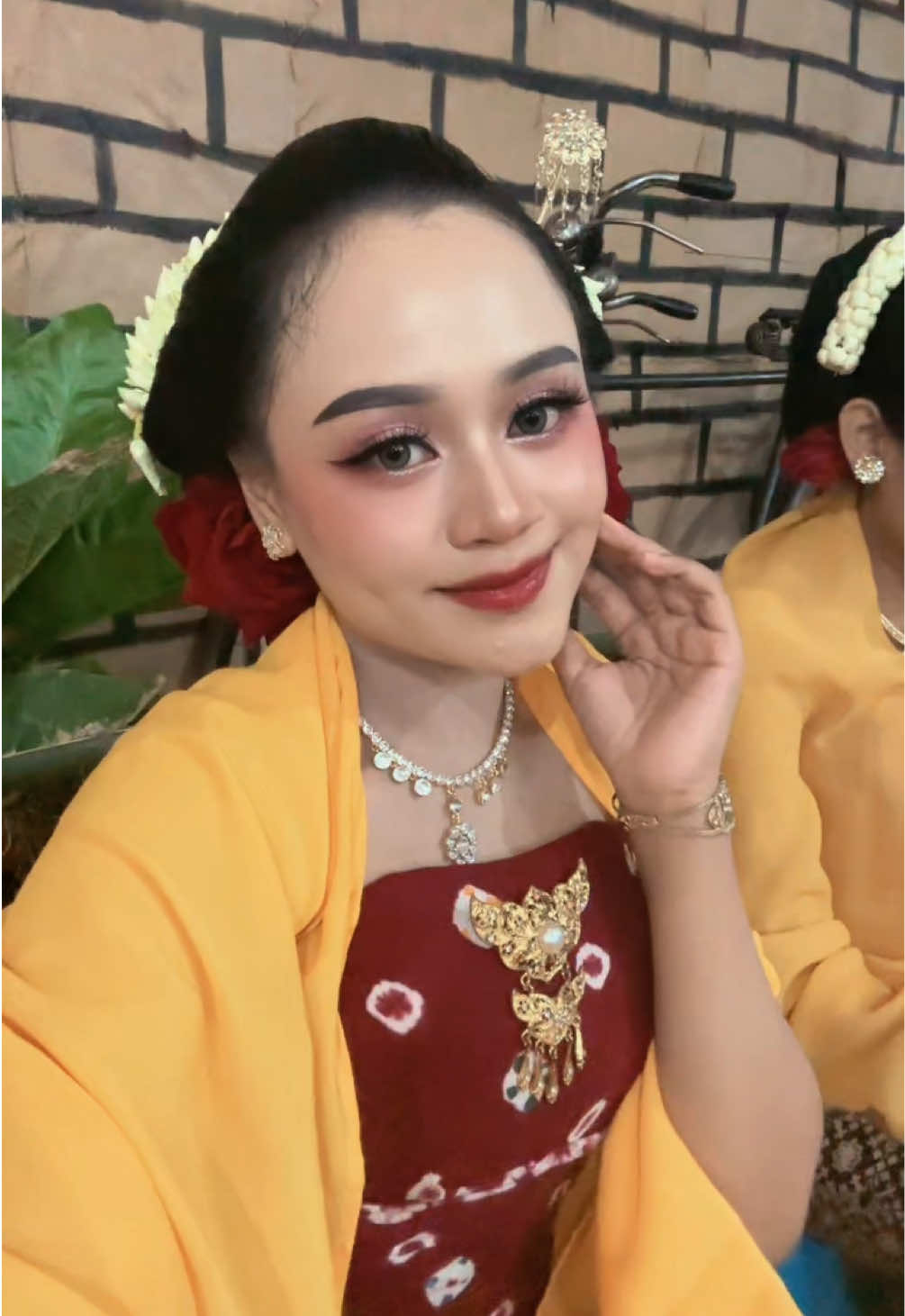 @Ara Tiara