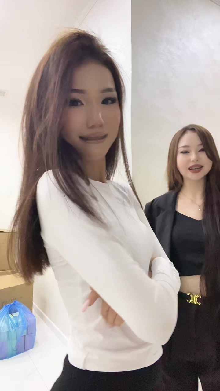 @🐰