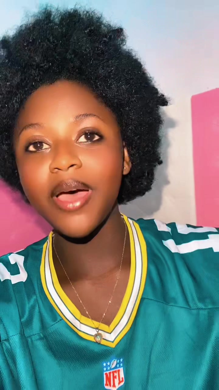 @Akosua_monica