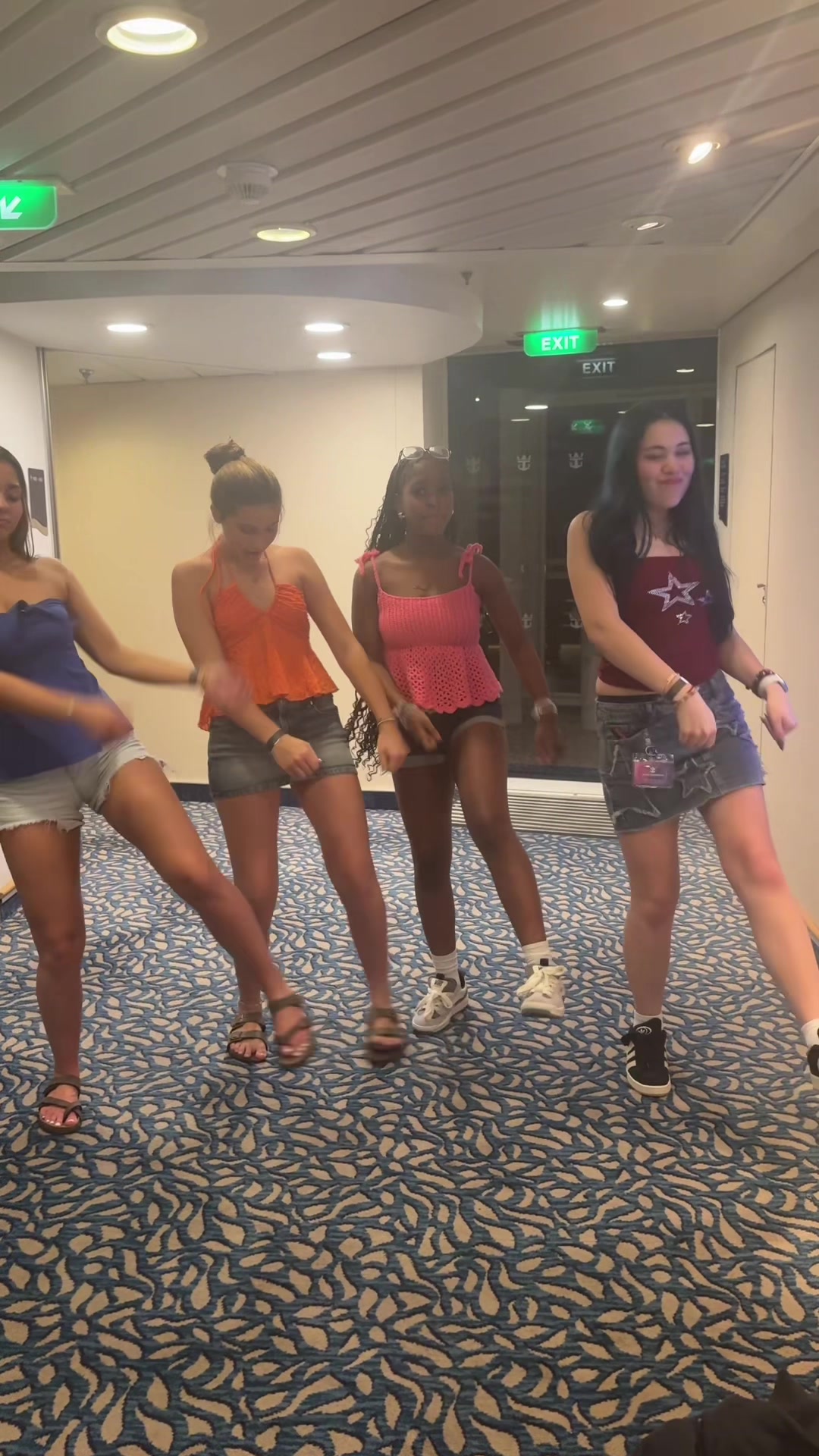 @isabella.