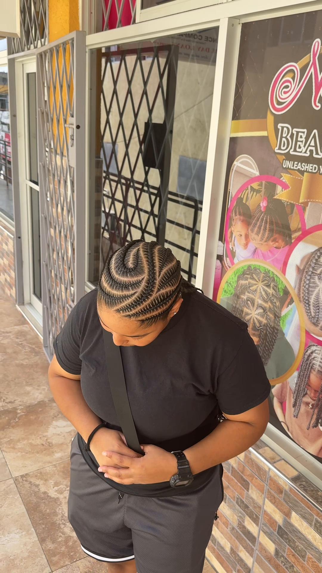 @NEIKYBRAIDS/ NEIKY STUDIOS