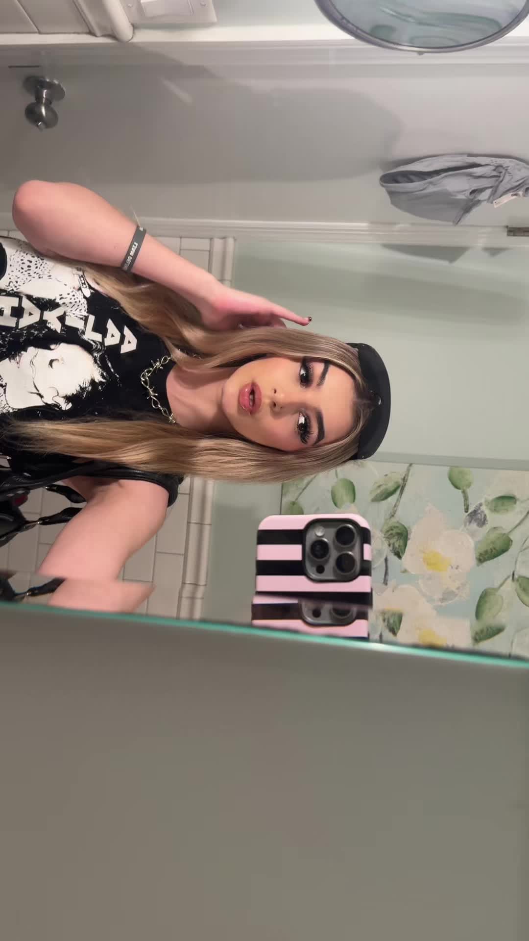 @leiladivisconti
