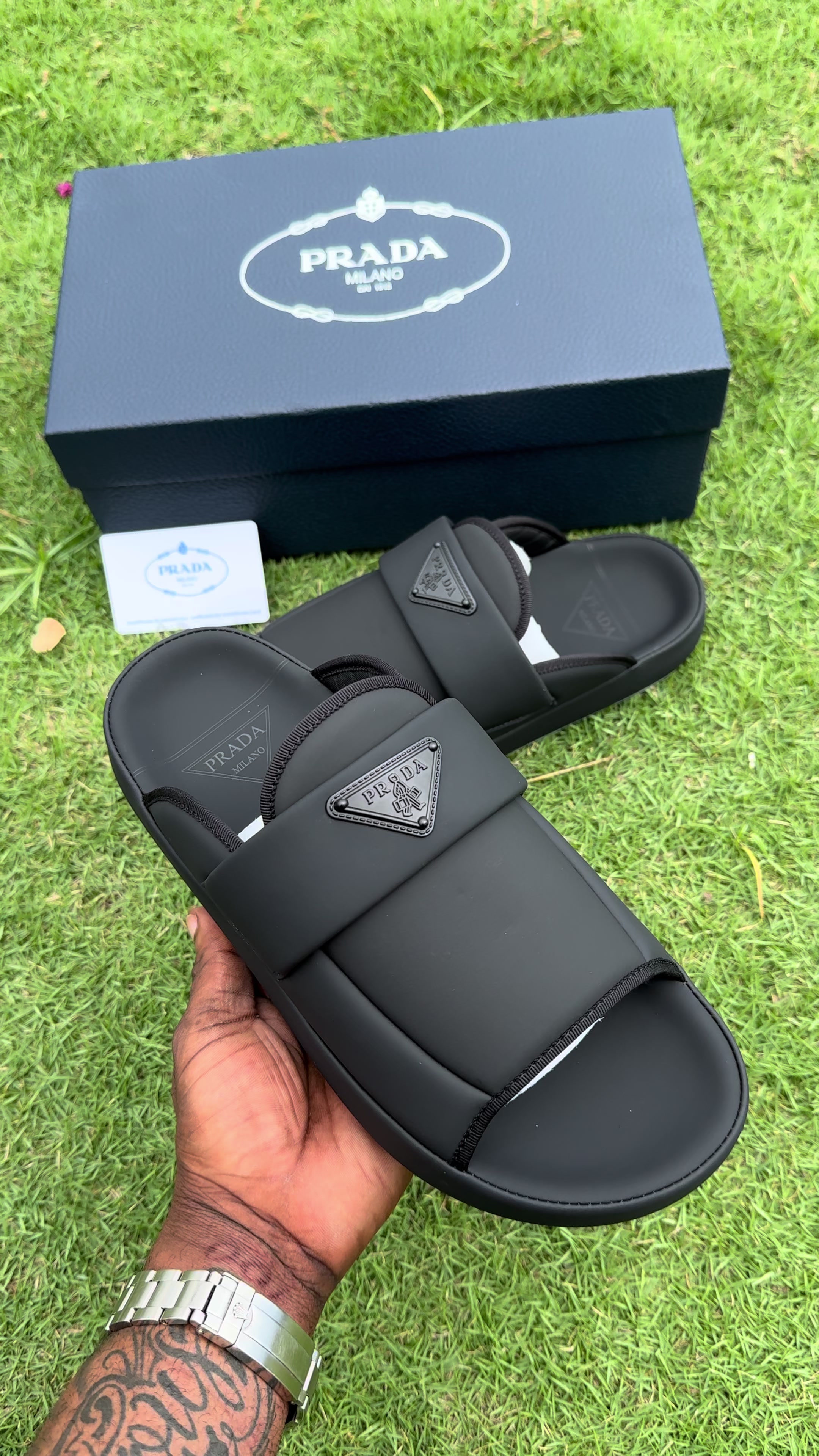 @_Authentic_wear_