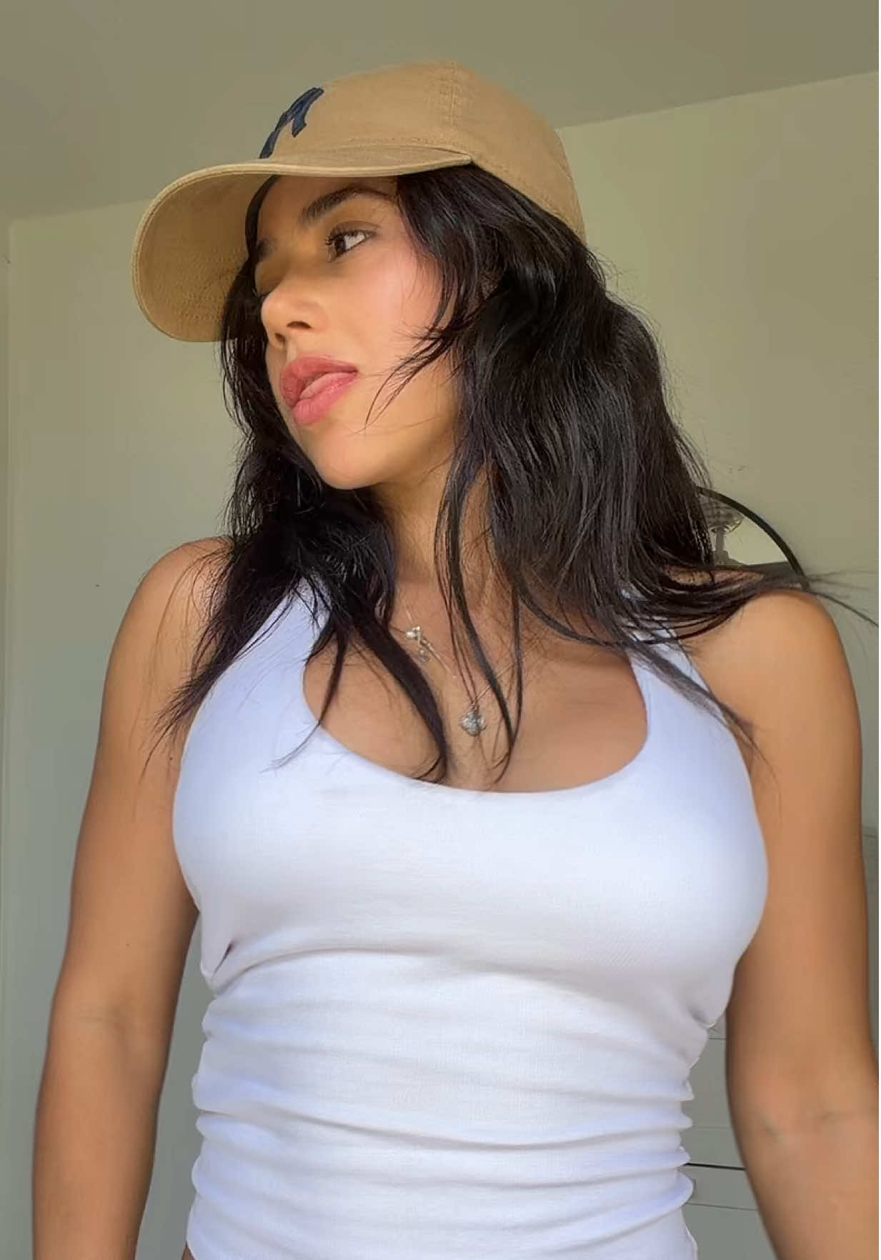 @FLÓ