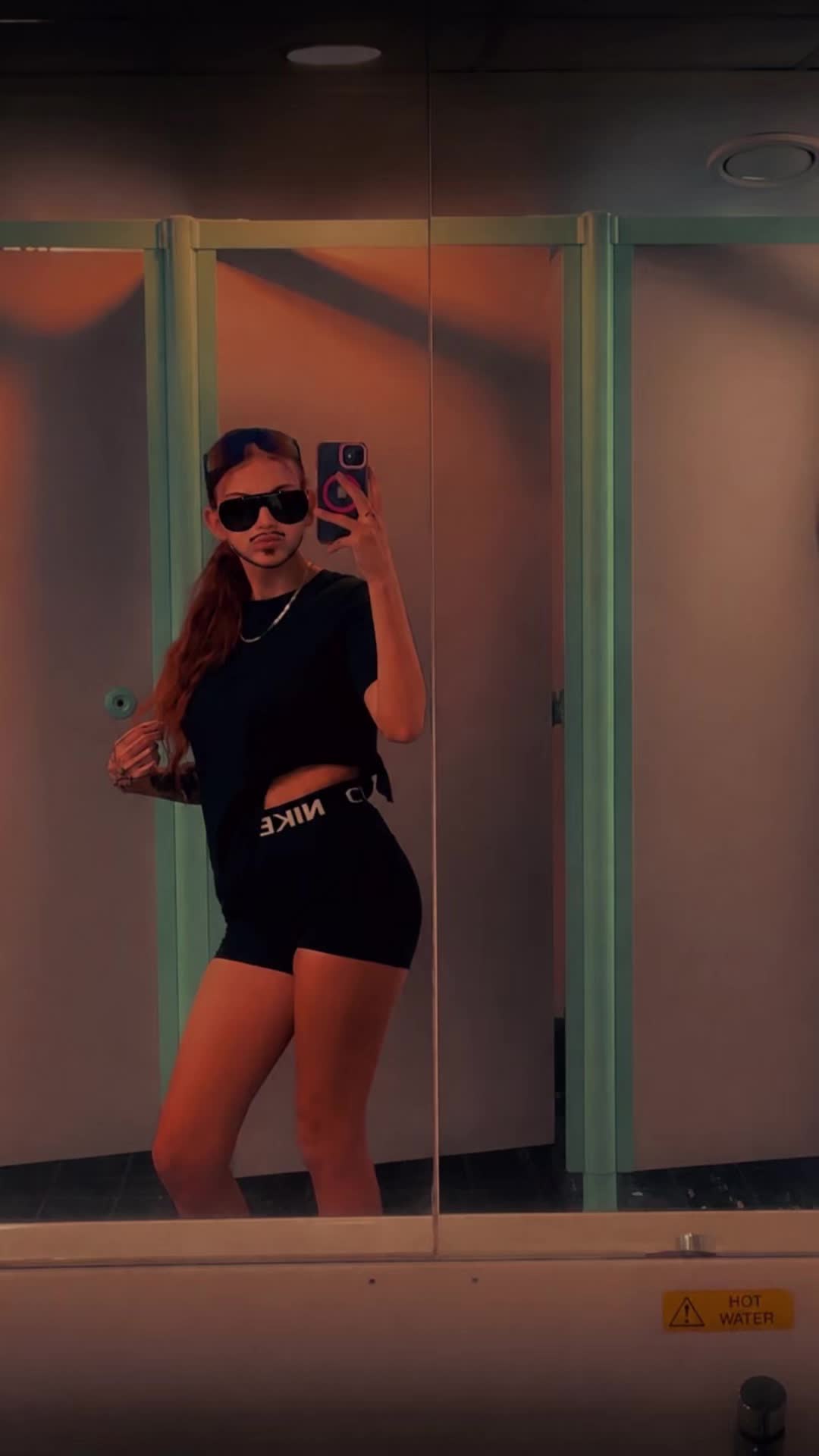 @Chloe_09
