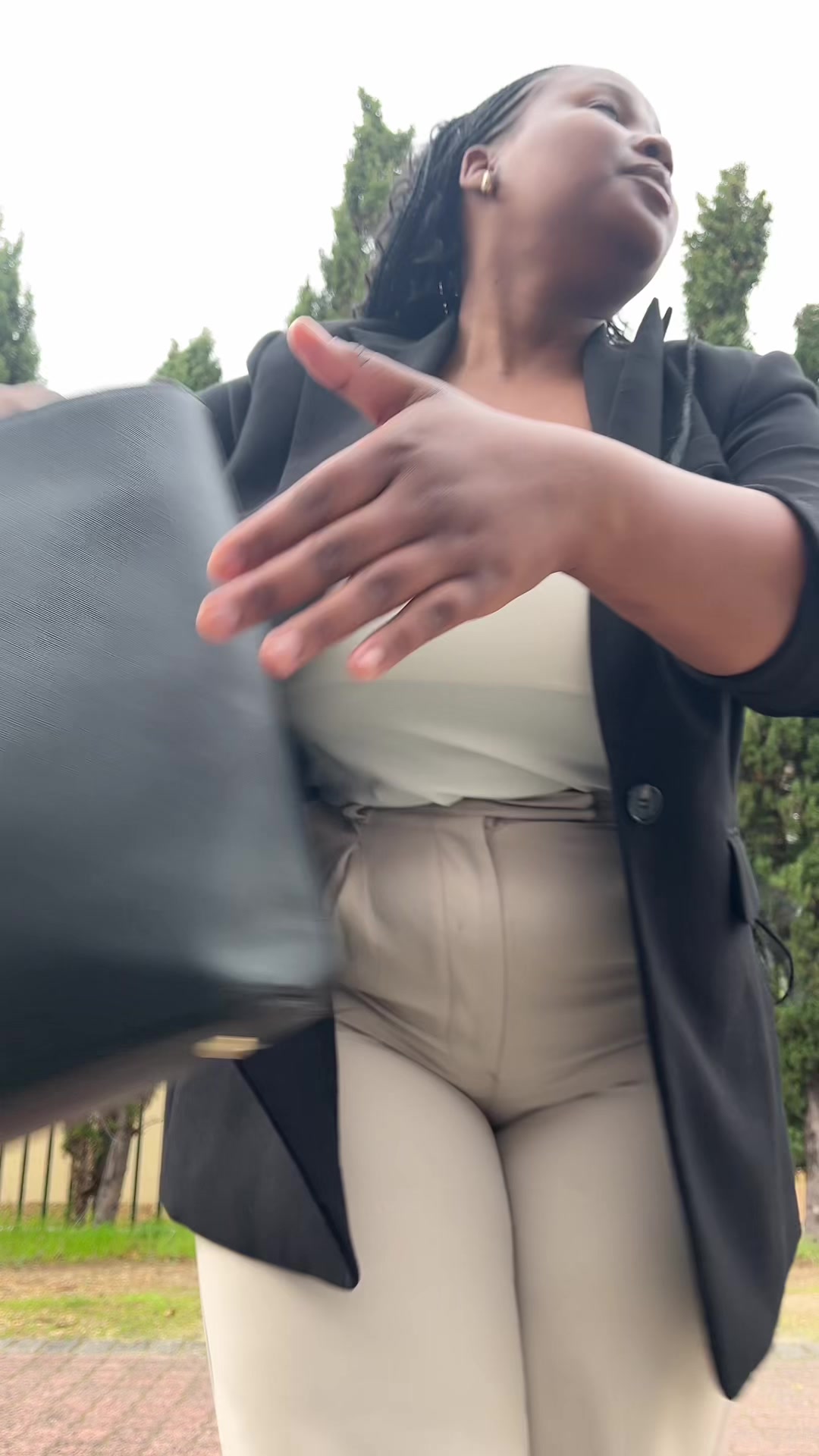 @Larniie