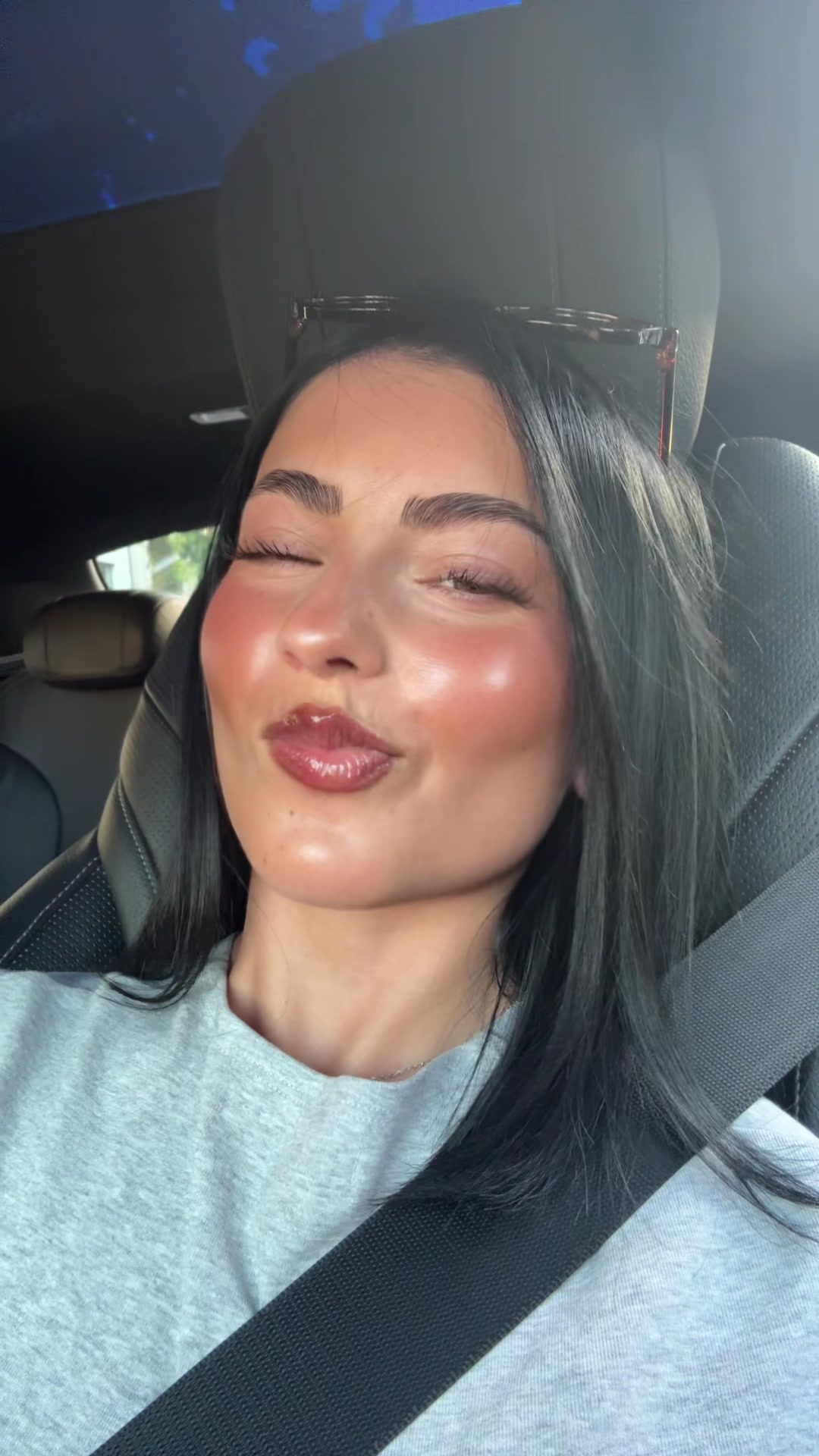@melina.ozc