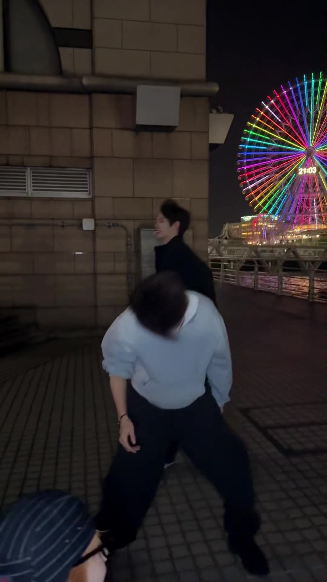@CLOSE YOUR EYES