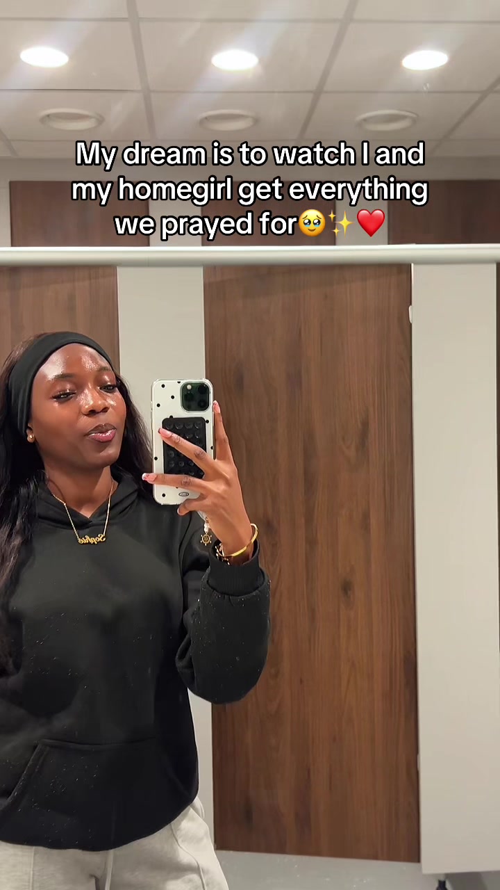 @𝓢𝓸𝓹𝓱𝓲𝓪🥹💗