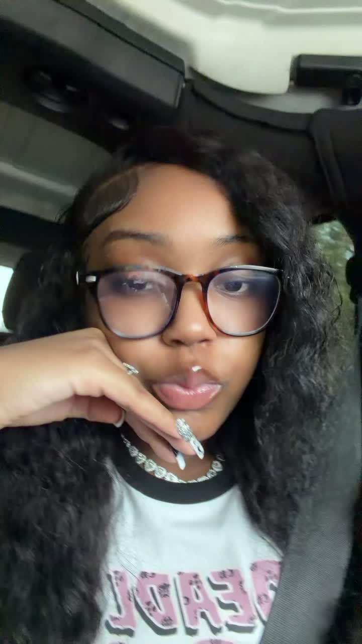 @reallyrhudedolly