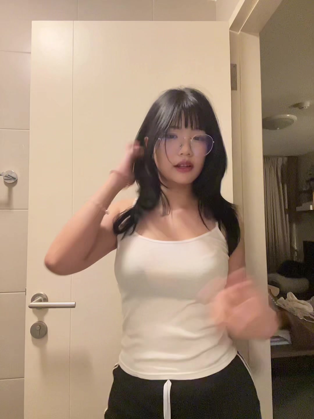 @ไม่ใช่นจ