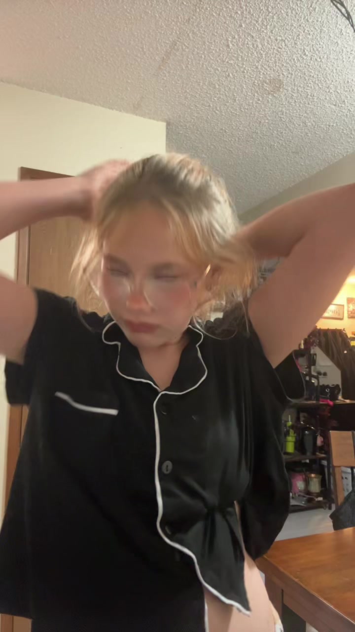@(Taylor😝🖕)