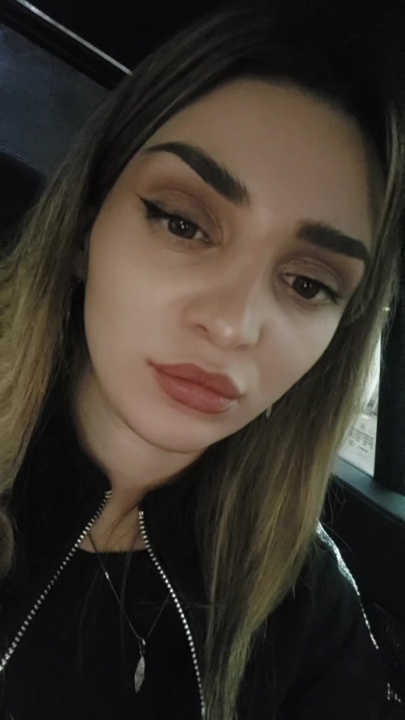 @ნინი