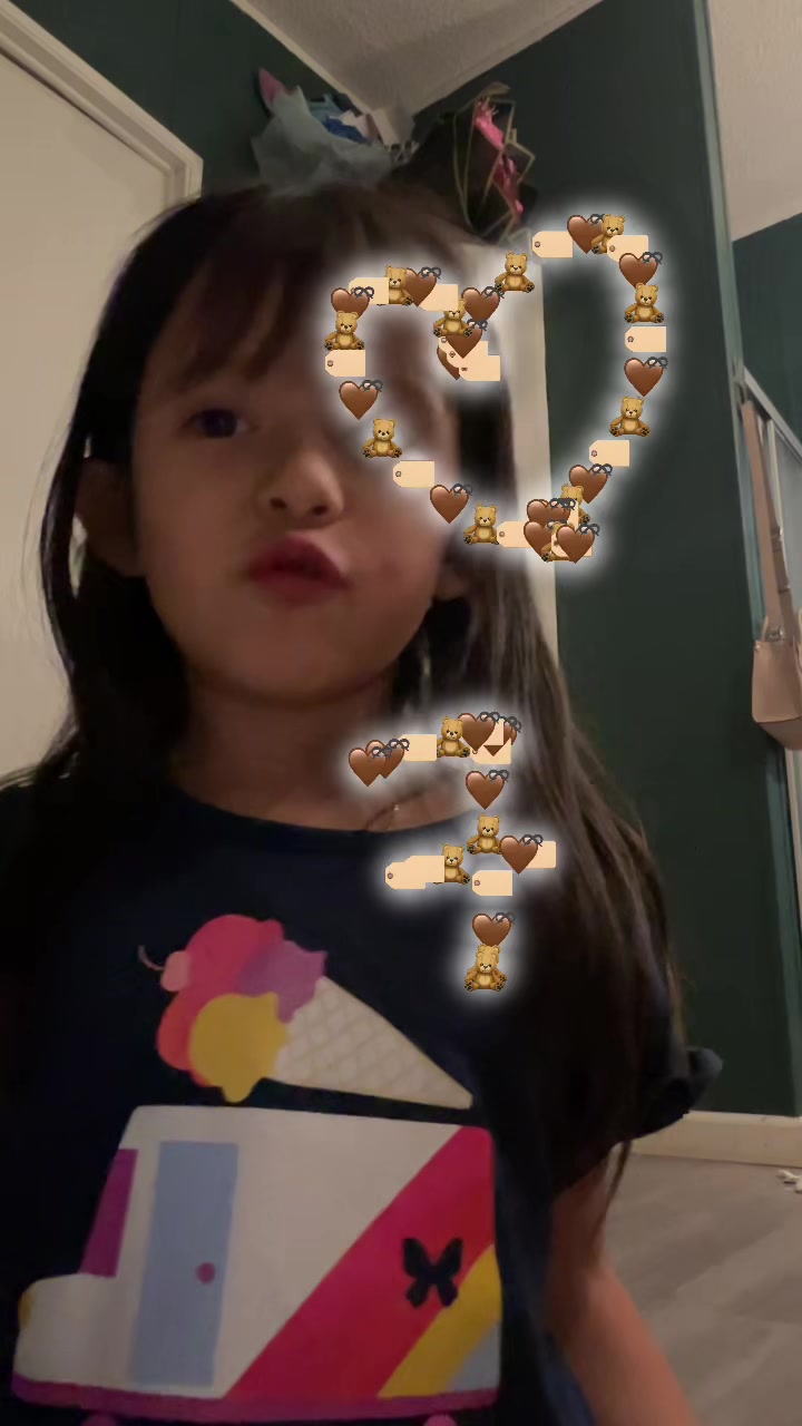 @Lucy Santos 🦄🐣
