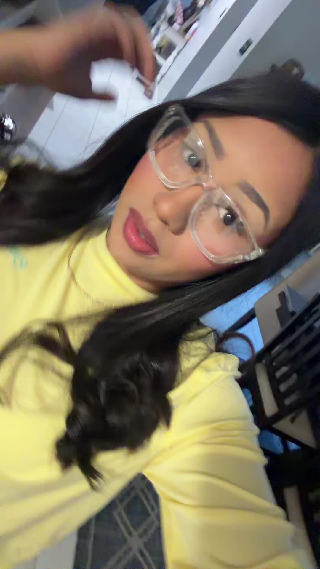 @bella