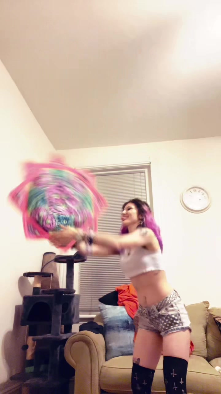 @alondra z.